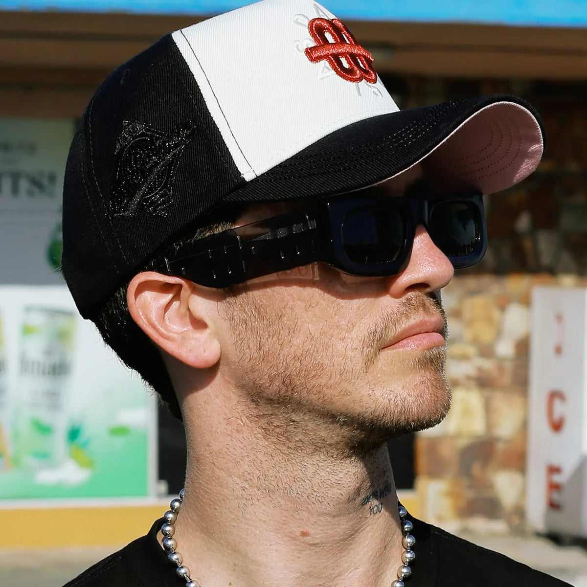 LOGO HAT - BLACK/WHITE